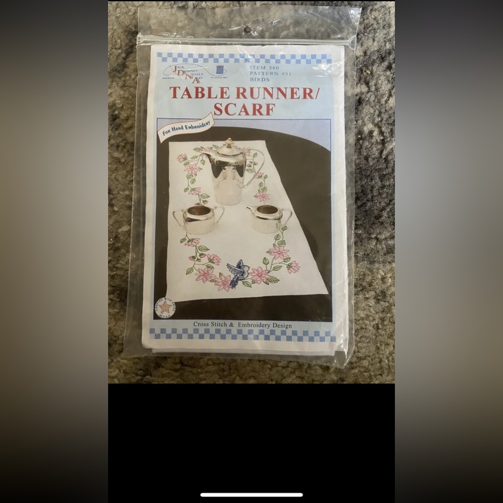 Jack Dempsey Decorative Table Runner / Scarf Bird Stitch Embroidery 15”x42”